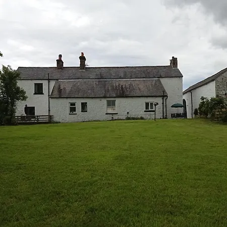 Old Hall Farmhouse, Sleeps 6. Dogs Welcome. بيت للعطل كارلايل